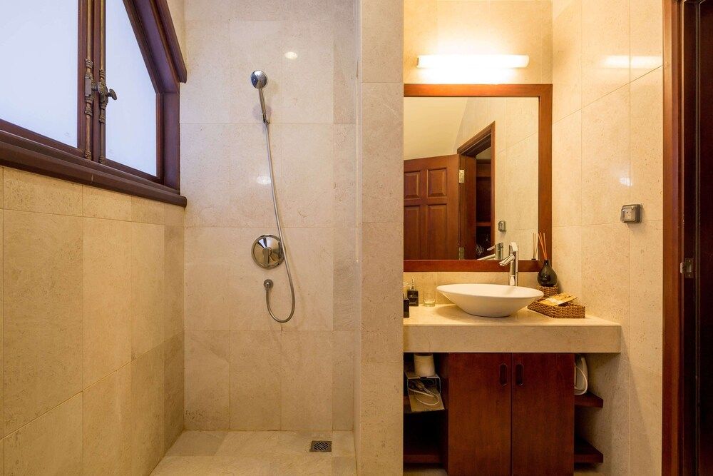 Luxury Family Beach Da Nang Family Villa, 4 Bedrooms, Garden View 10