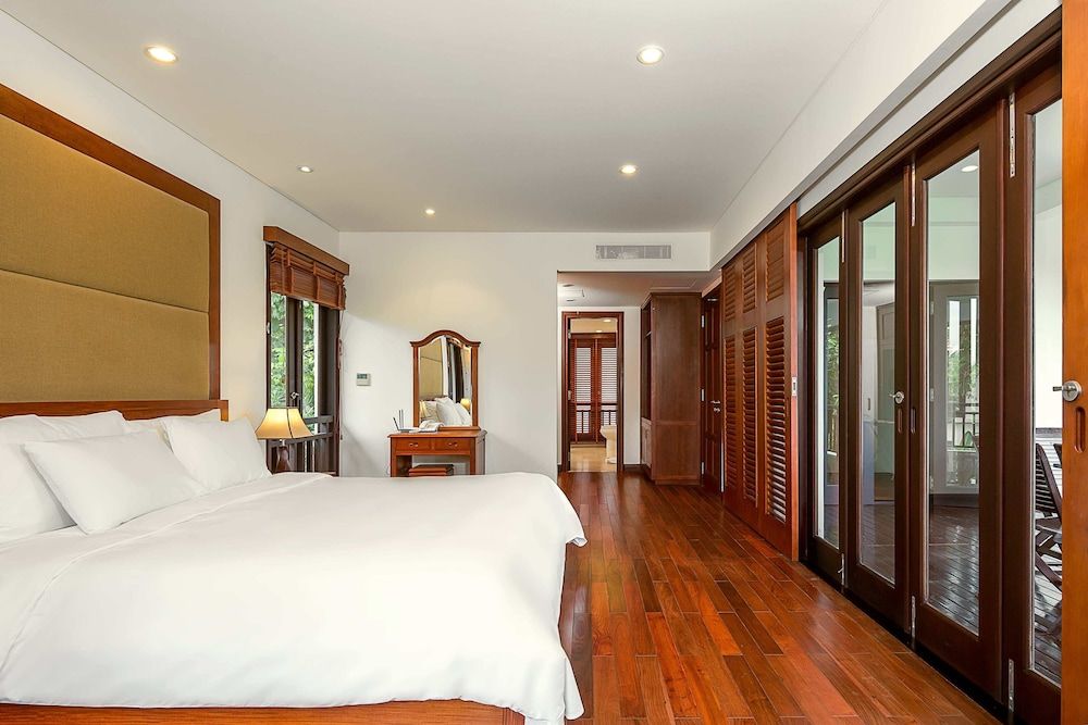 Luxury Family Beach Da Nang Family Villa, 4 Bedrooms, Garden View 2