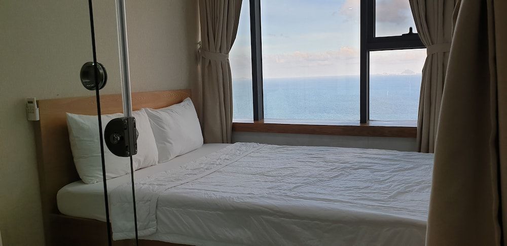 Sea or City View Apartment 1 Bed