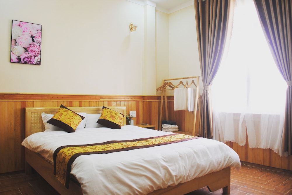 undefined Dinh Nguyen Hotel 2