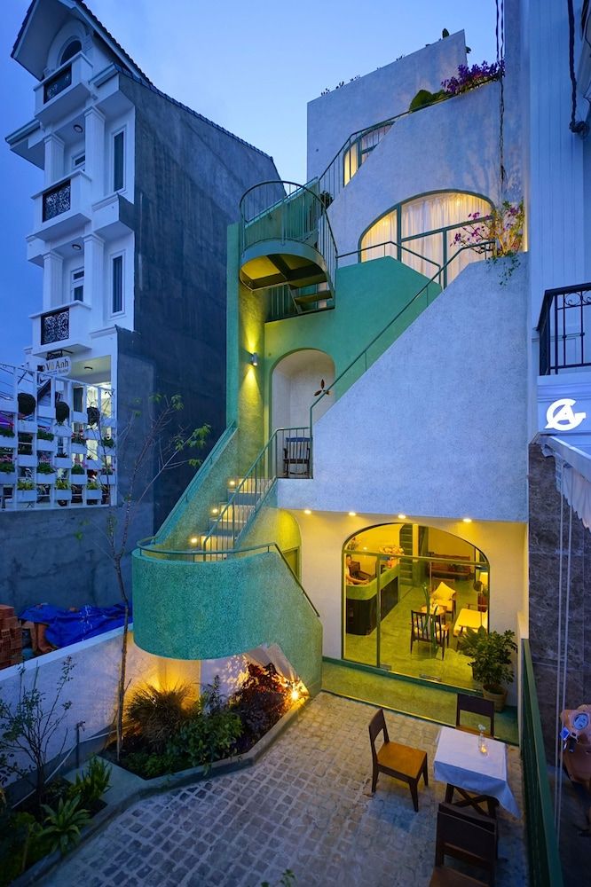 undefined Circle Chiquilla