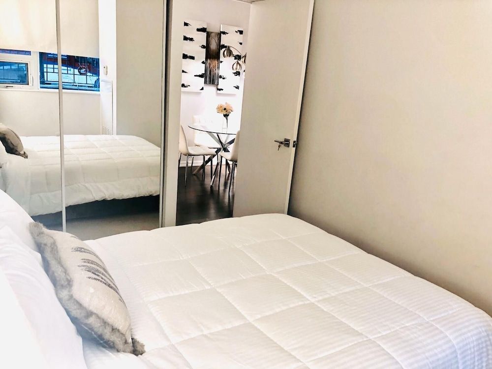 undefined Toronto Downtown Suites Private Terrace 4