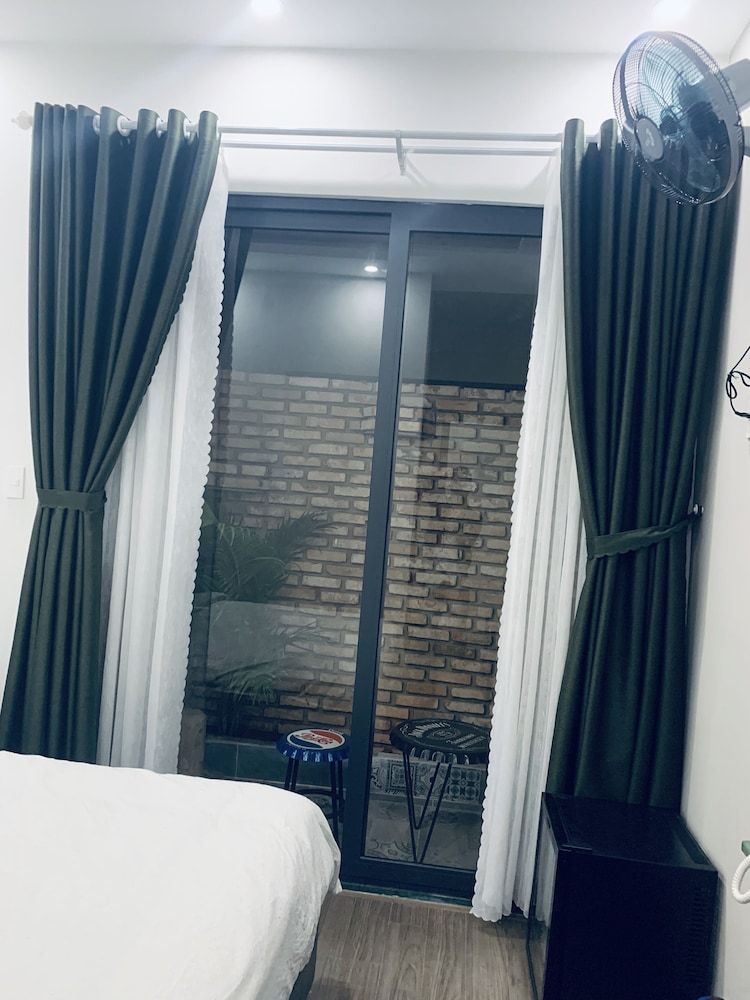 undefined Lucas Inn 2 5