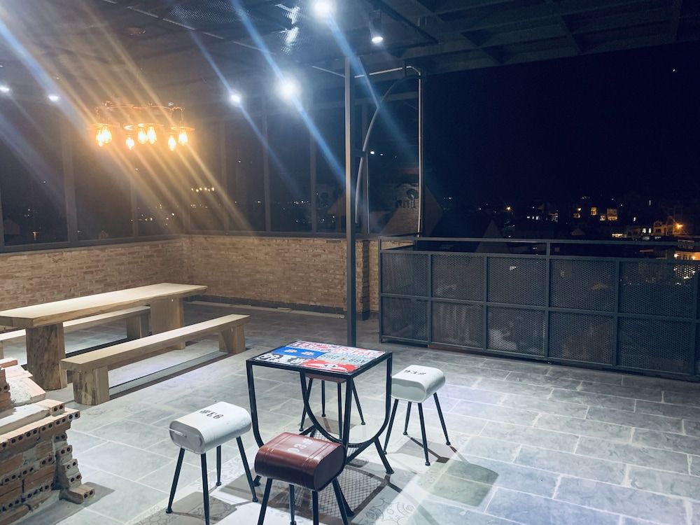 undefined Lucas Inn 2 7