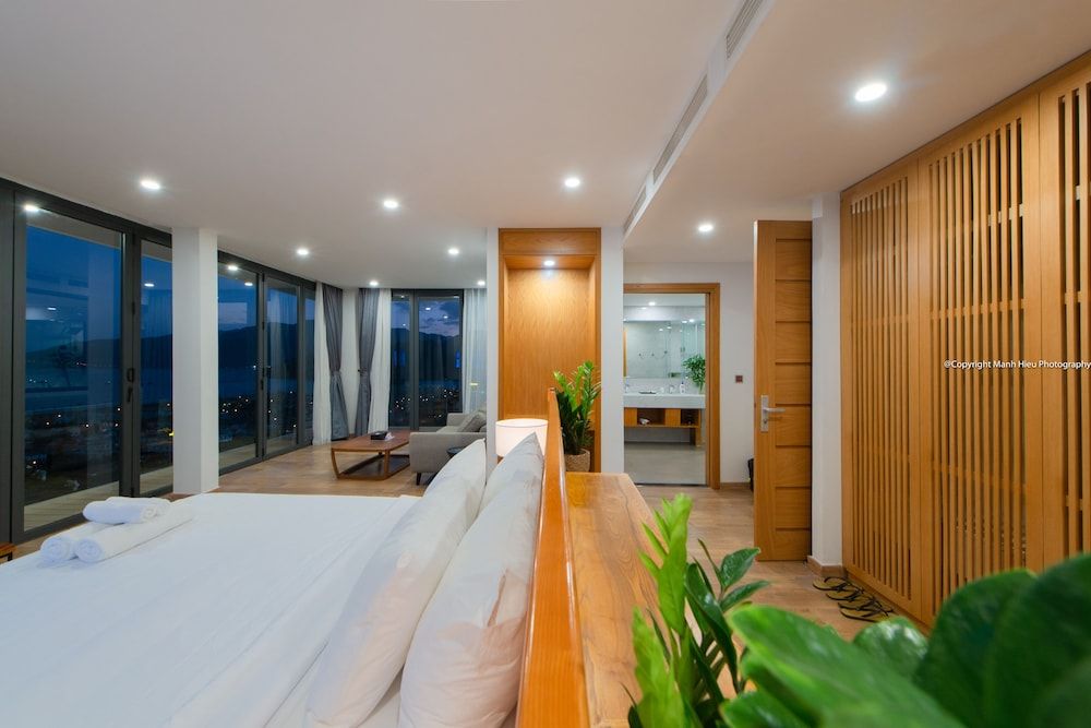 Luxury Villa, 4 Bedrooms, Ocean View, Beachfront