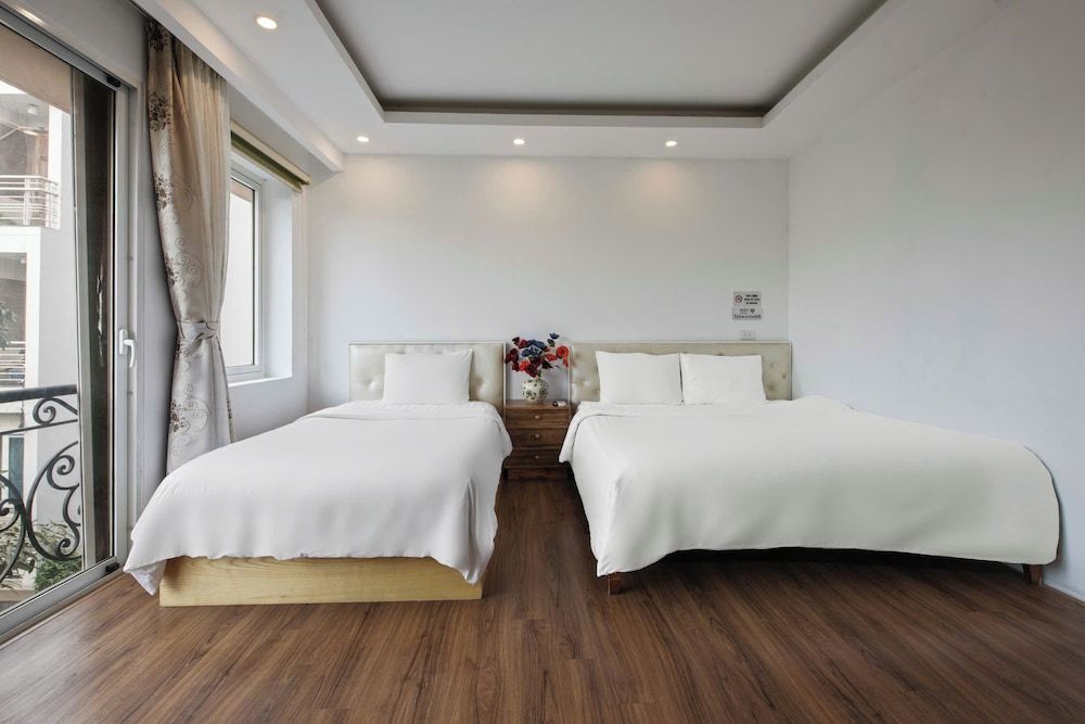 undefined Lakeside House - Hanoi