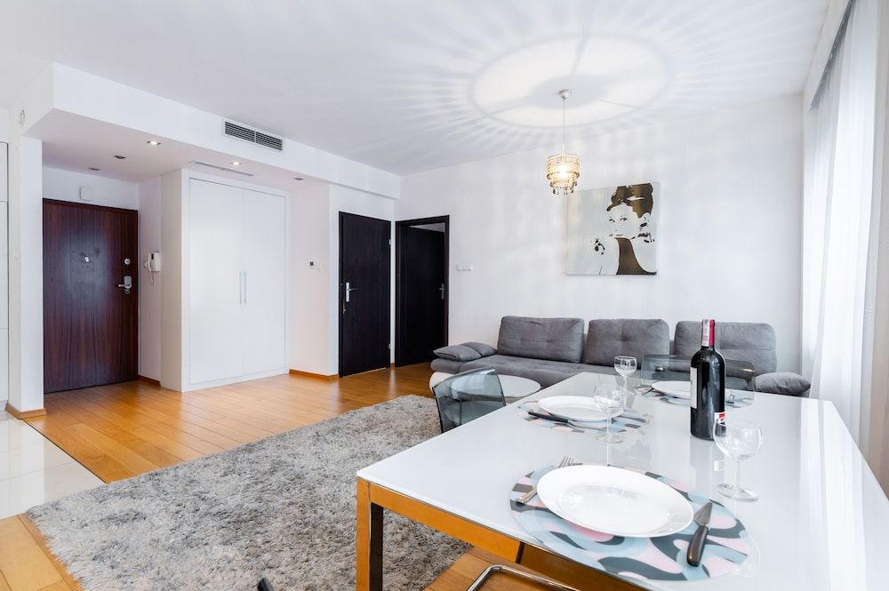 undefined Green Wood Apartments Platinum Towers 4