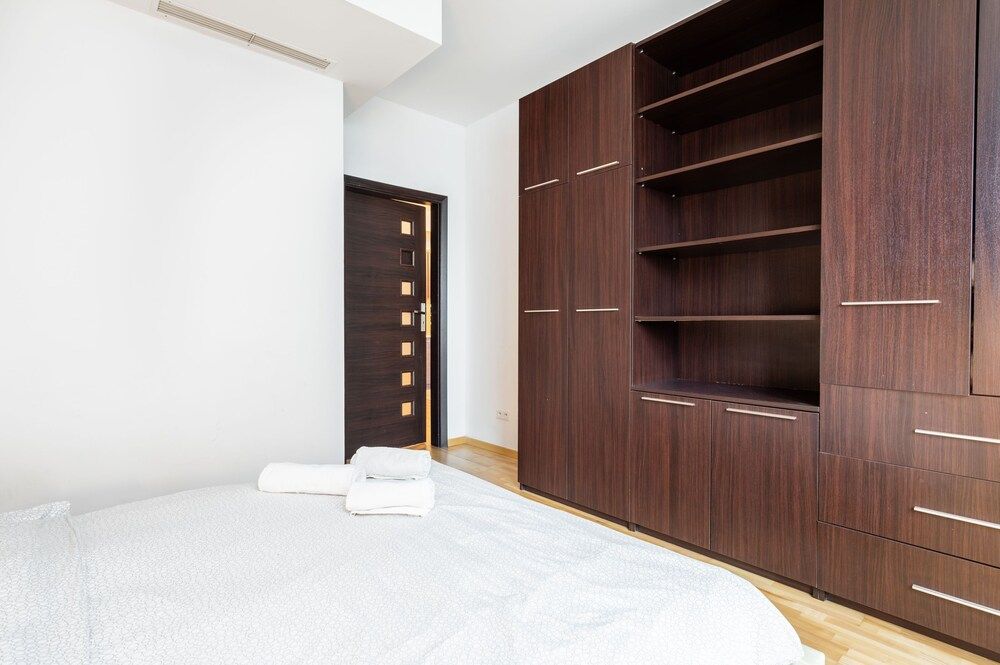 Green Wood Apartments Platinum Towers Family Suite 4