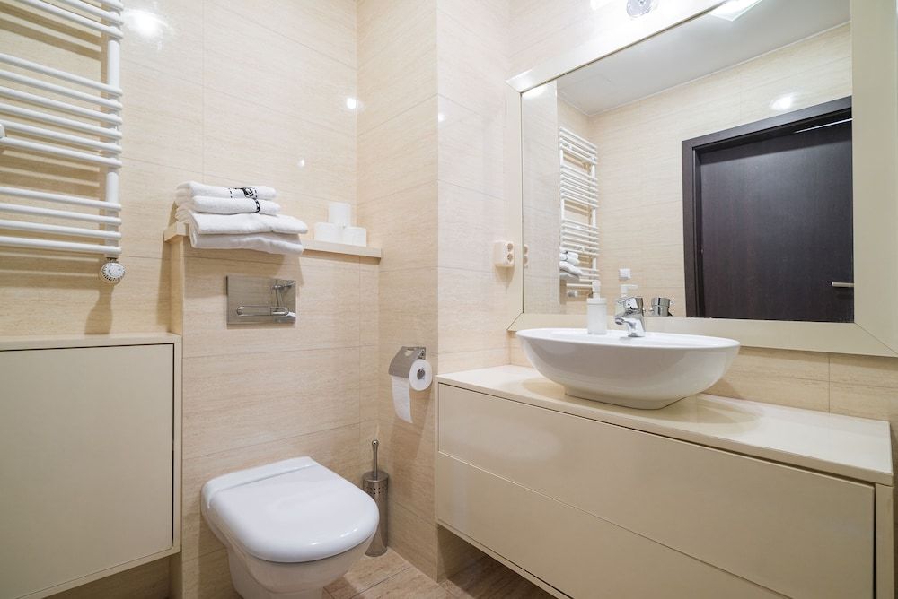 Green Wood Apartments Platinum Towers Superior Apartment, 1 Bedroom, Balcony, City View 2