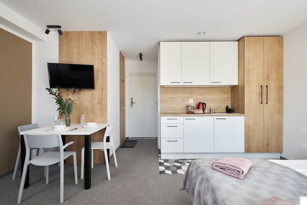 Villa Alpina Family Room, Mountain View 5