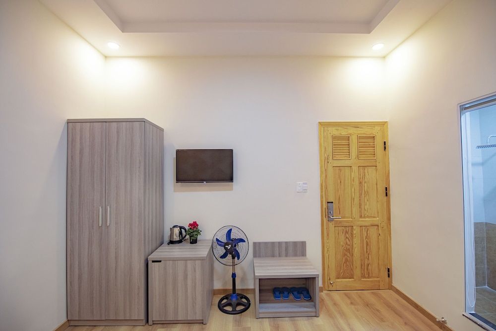 Khanh Uyen Hotel Superior Double Room 8