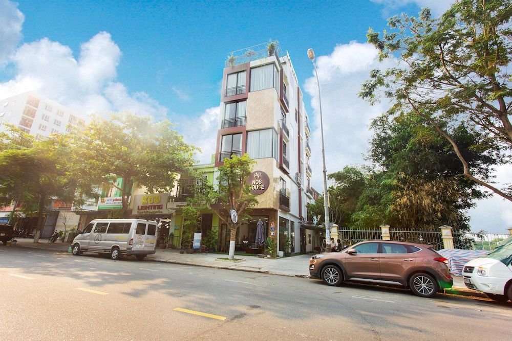 undefined NOS House 10