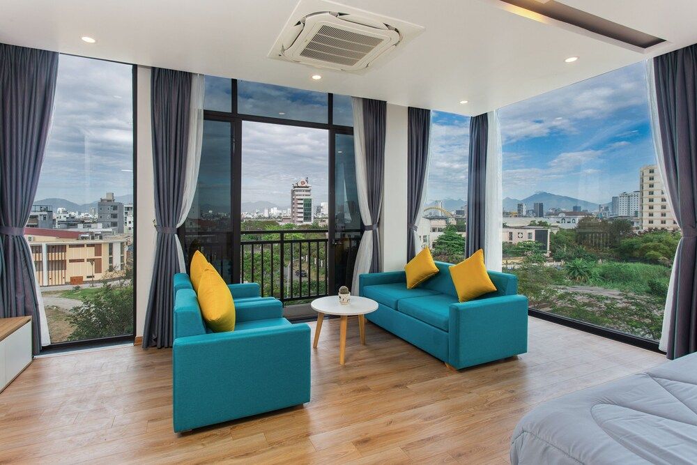 NOS House Signature Apartment, River View 12