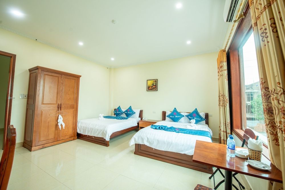 undefined Rose Hotel 2