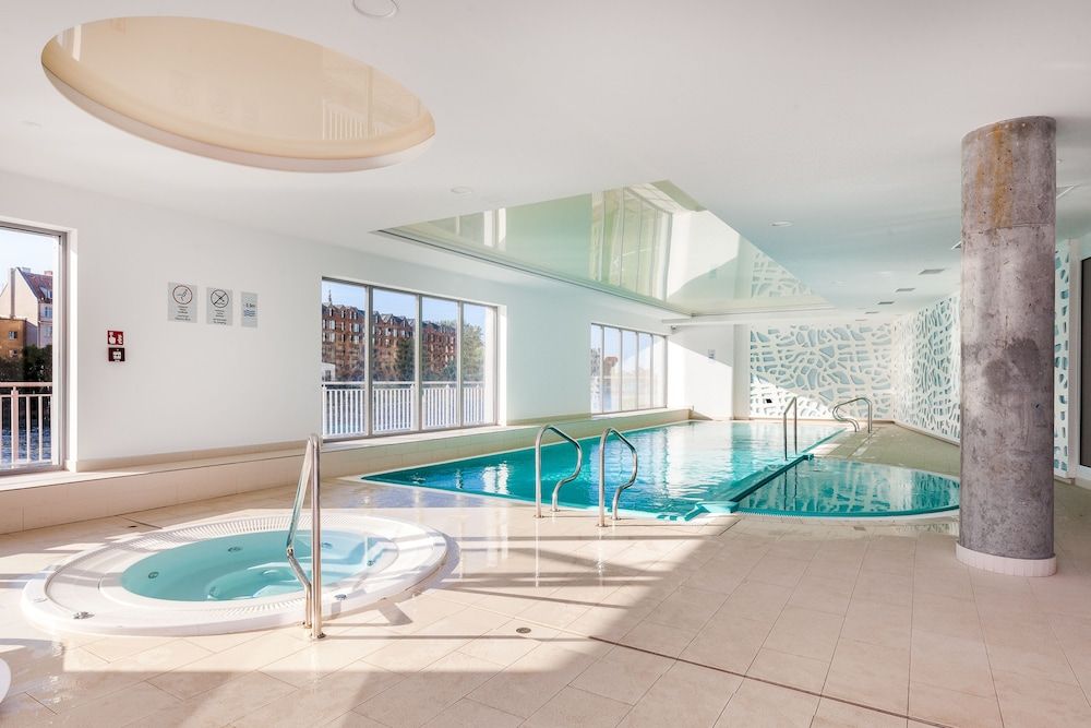 undefined Frey Homes Waterlane Glamour &SPA 7