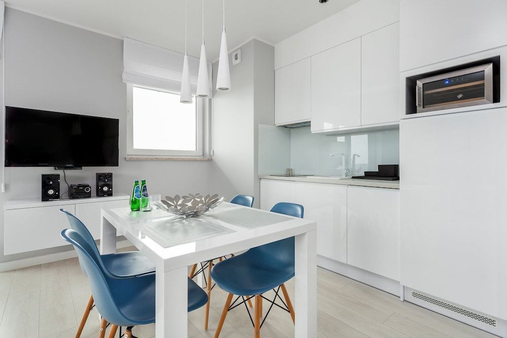 Frey Homes Bastion Walowa Superior Apartment 4