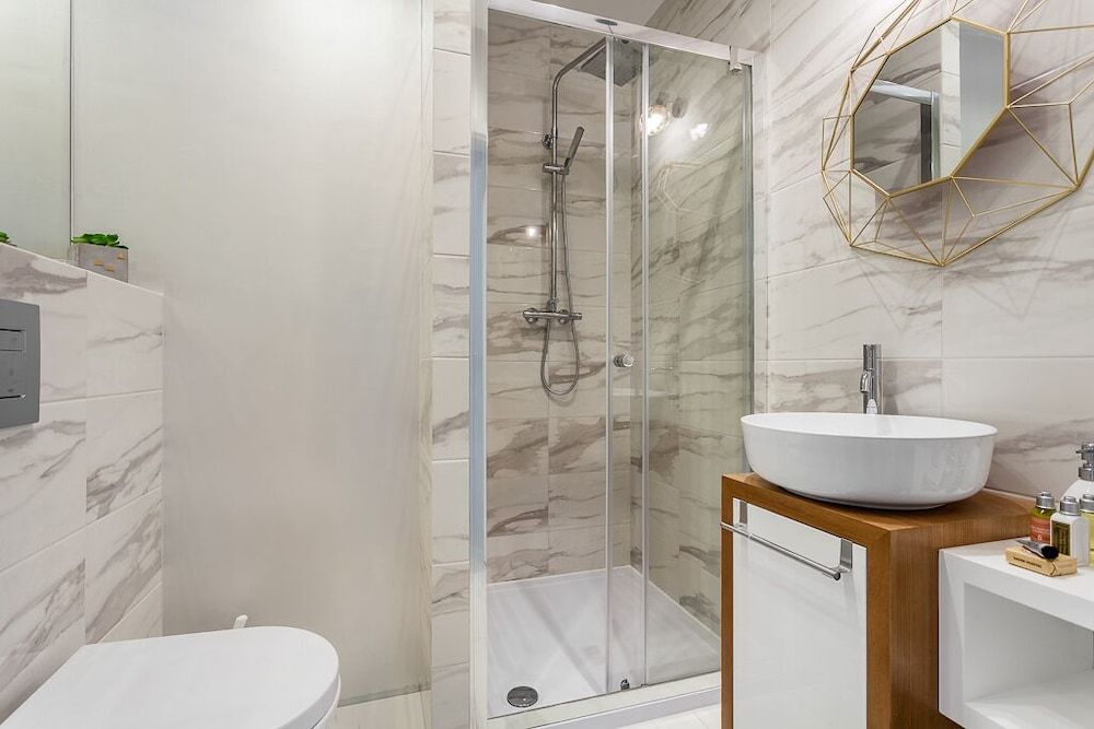 Frey Homes Bastion Walowa Royal Apartment 17