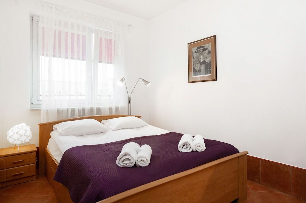 undefined Bluszczanska 76/147 10