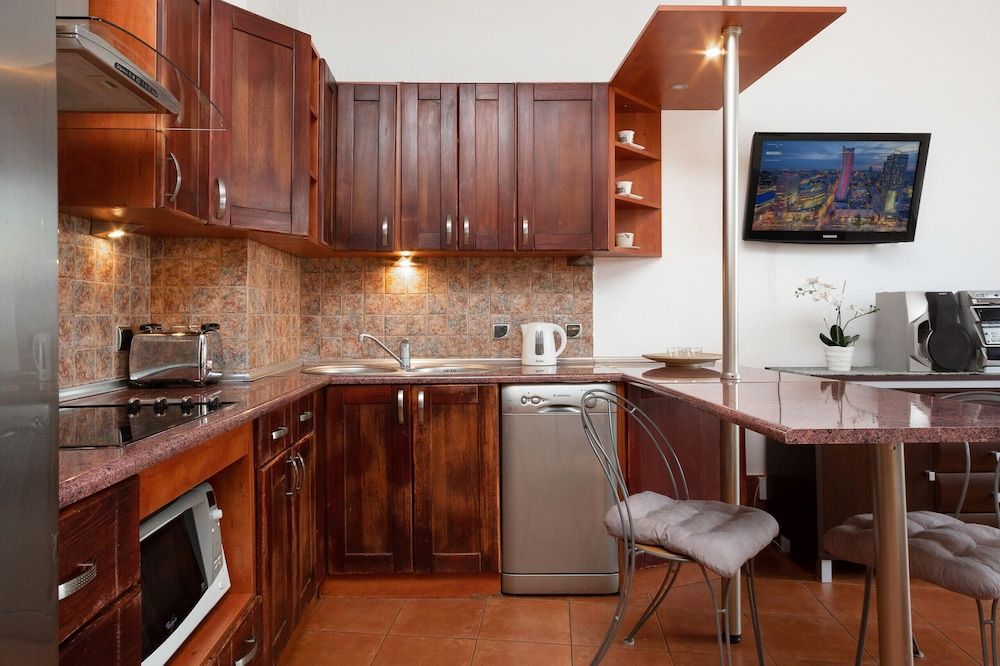 undefined Bluszczanska 76/147 6