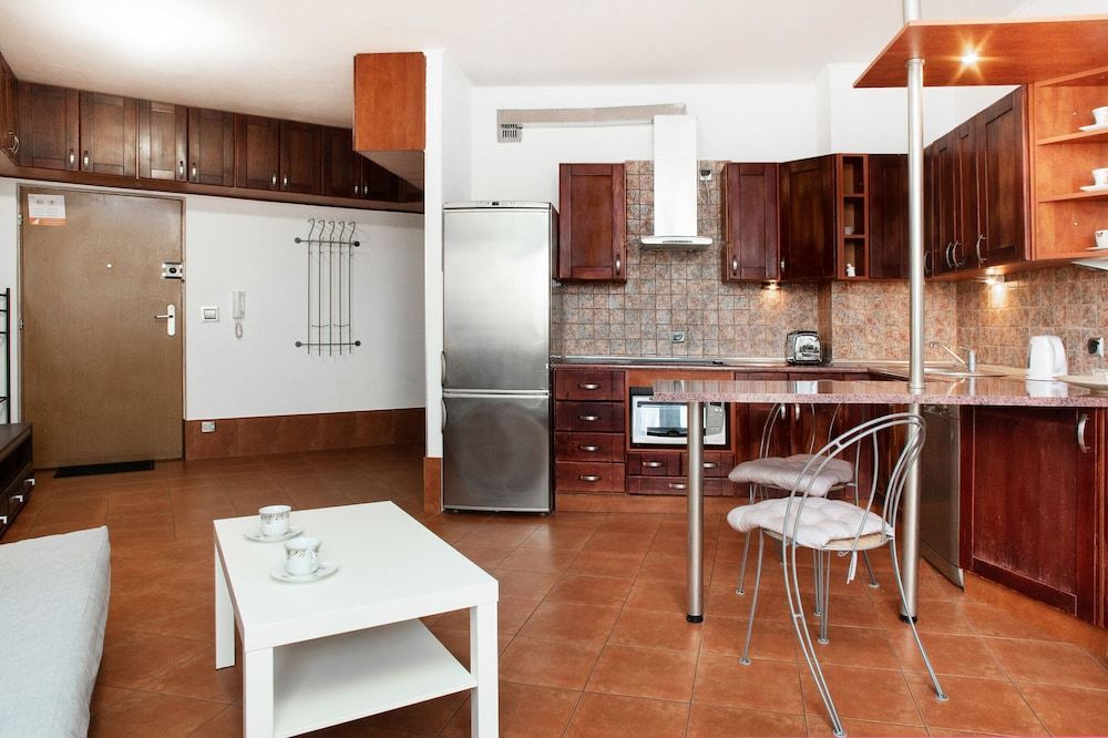 undefined Bluszczanska 76/147 8