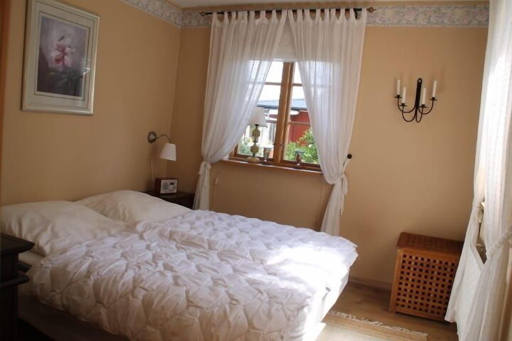 House, 2 Bedrooms