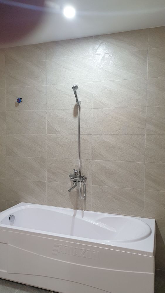 undefined Quang Anh Hotel 4