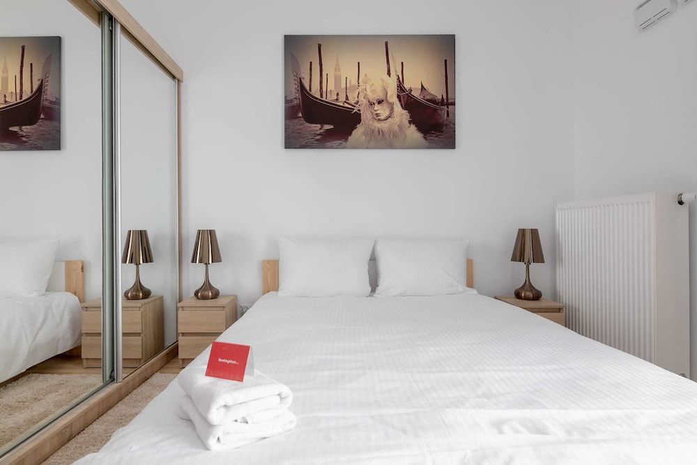 undefined Wola Chic Brown Studio