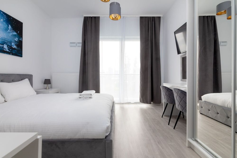 undefined Wola Chic Grey Studio 5