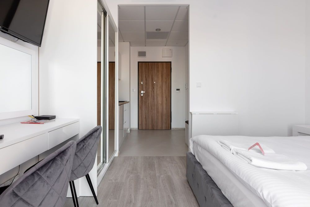 undefined Wola Chic Grey Studio 7