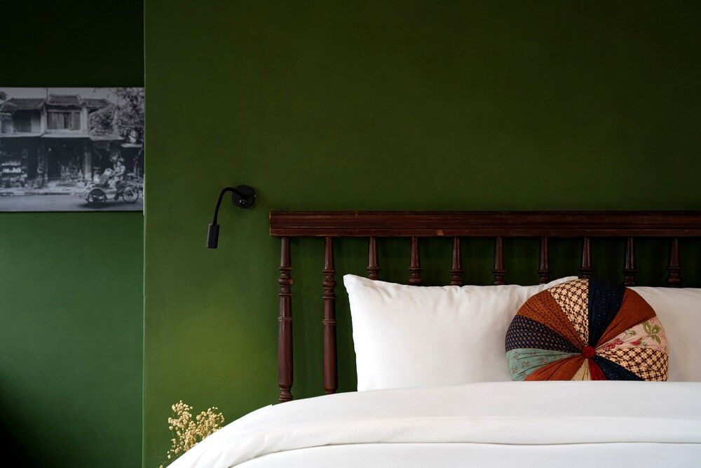 Centraltique Hidden Oasis Family Room 4