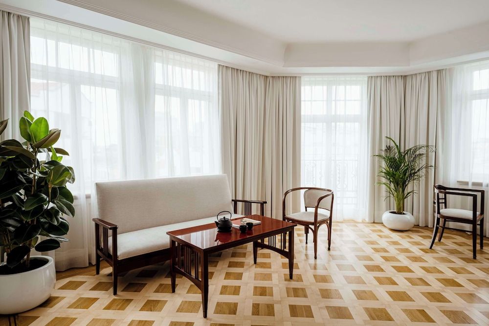 Suite (Art Deco Suite)
