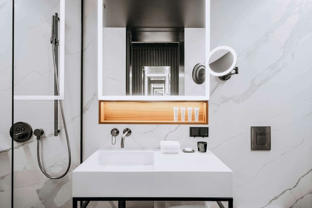 Nobu Hotel Warsaw Executive Twin Room 5