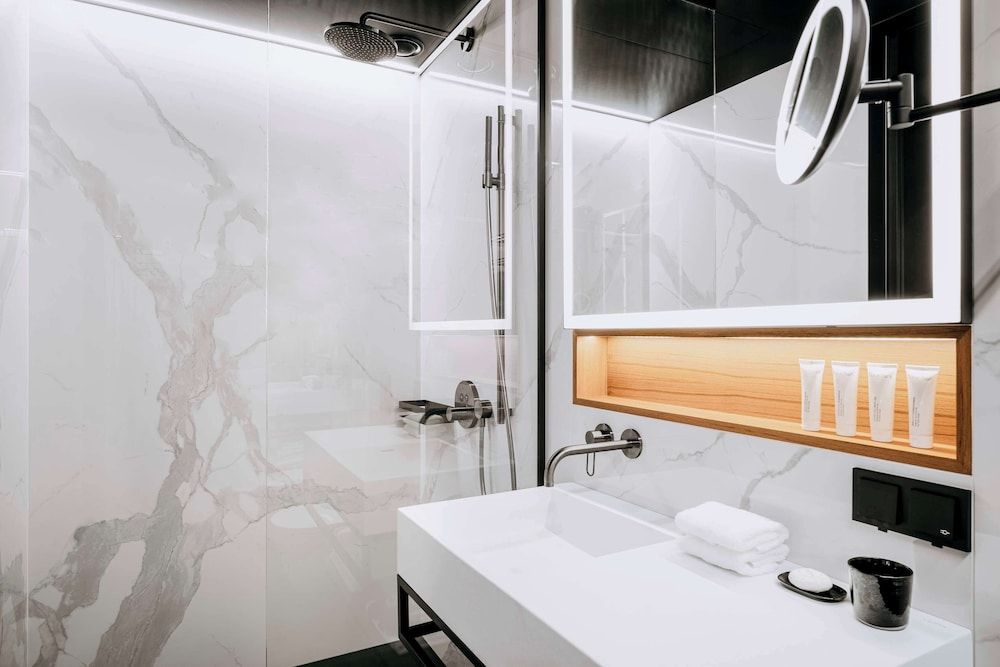 Nobu Hotel Warsaw Executive Twin Room 7