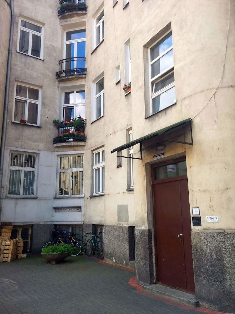 undefined Warsaw Concierge Wilcza Gallery 3