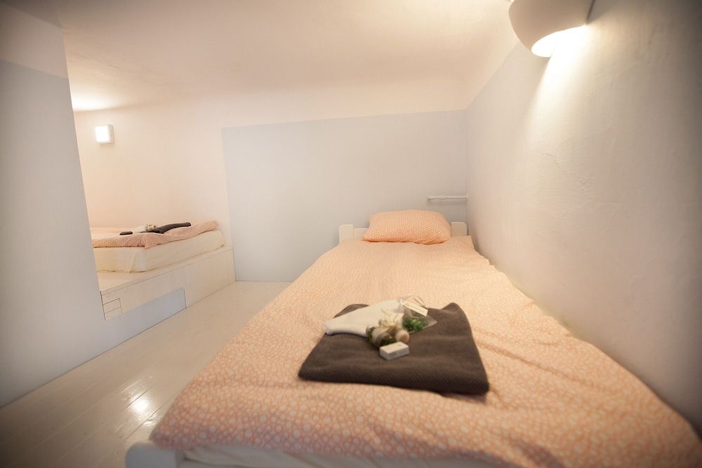 undefined Warsaw Concierge Wilcza Gallery 4