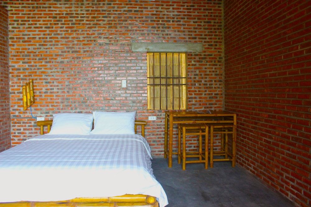 Ba's Garden Beachside Homestay Basic Double Room 5