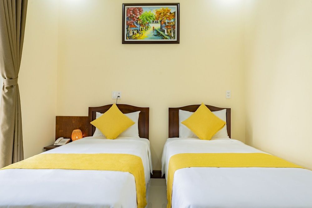 undefined Green Hill Hotel 7