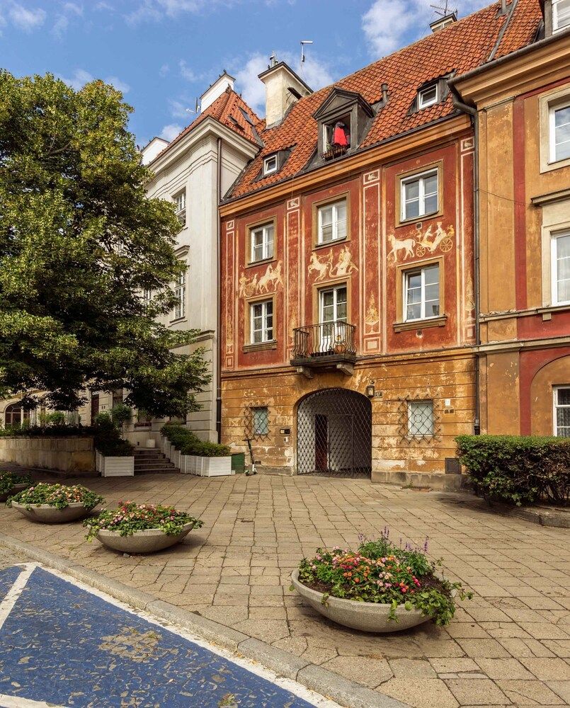 undefined Warsaw Concierge Studio Old Town Square 2