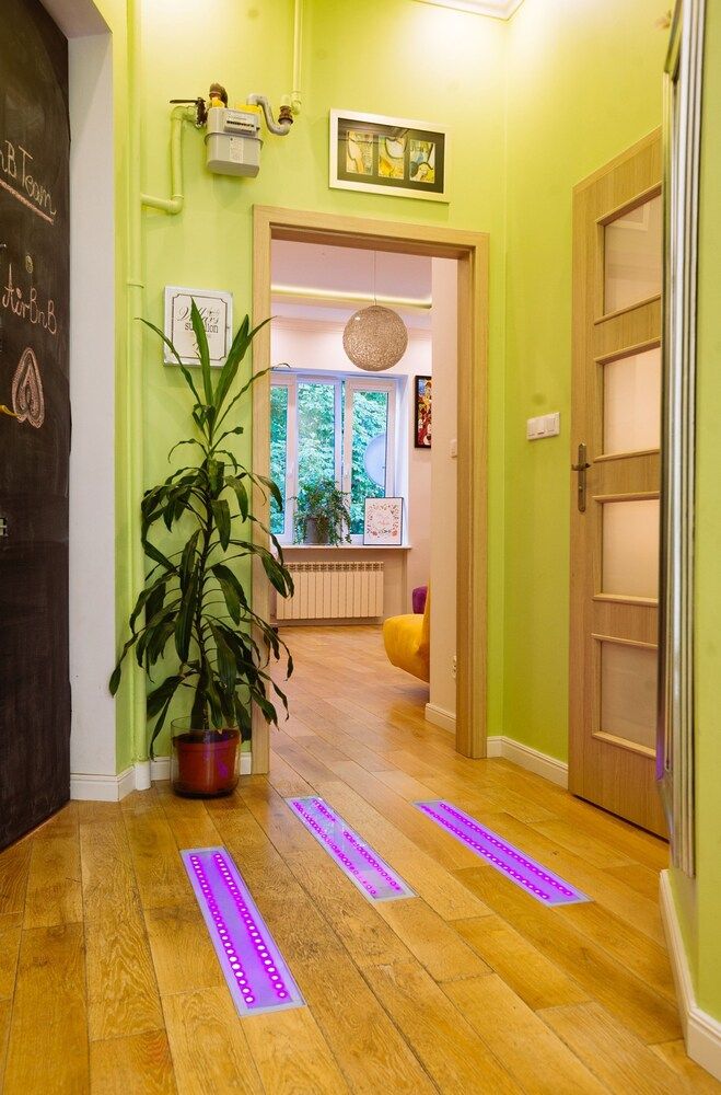 undefined Warsaw Concierge Travellers Nest Wspolna 6