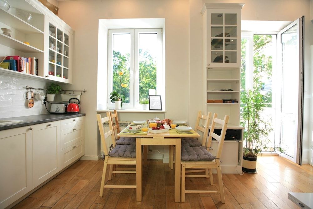 undefined Warsaw Concierge Travellers Nest Wspolna 8