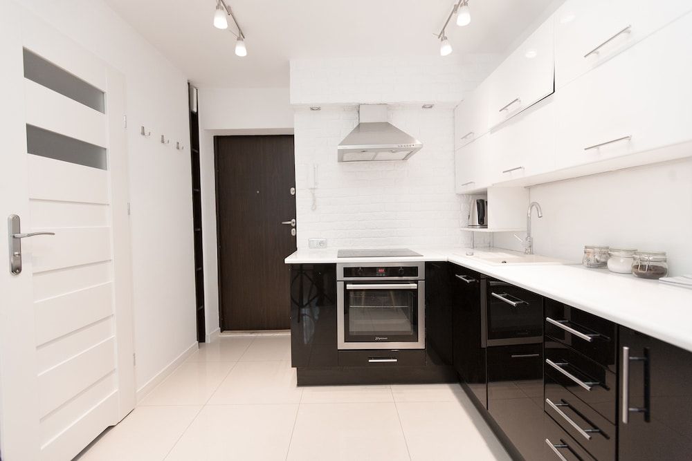 undefined Warsaw Concierge Square Grzybowski 8