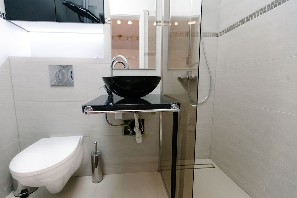 undefined Warsaw Concierge Square Grzybowski 9