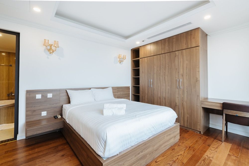 undefined D' Le Roi Soleil Luxury Apartment Wesstlake