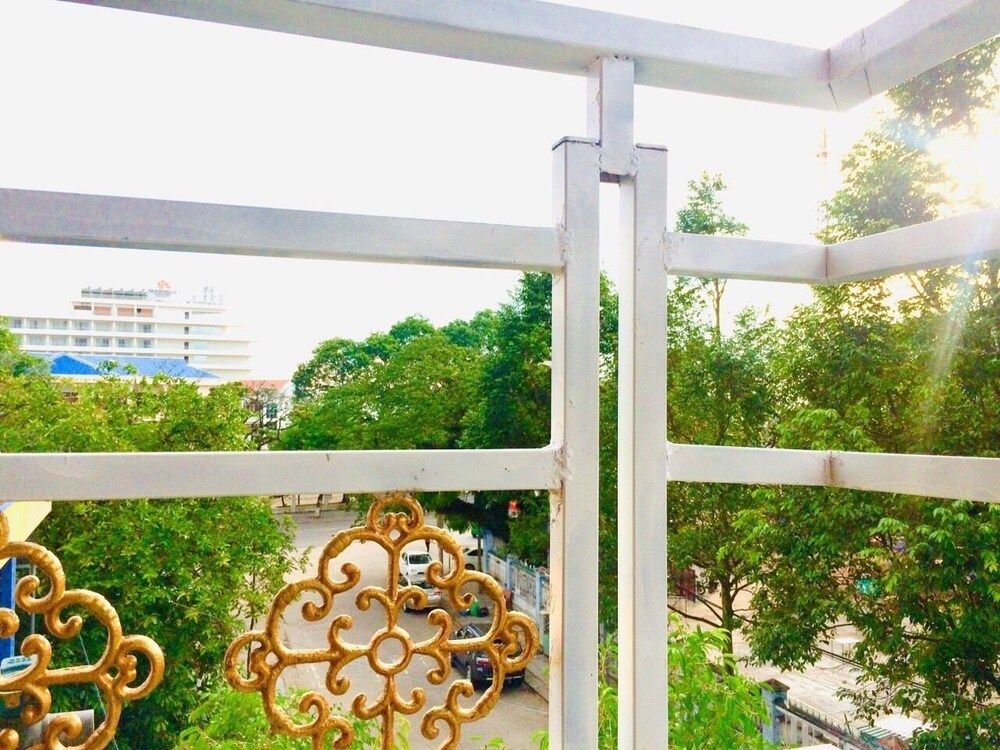 Hoang Bao Vy Guesthouse City Chalet, Balcony 4