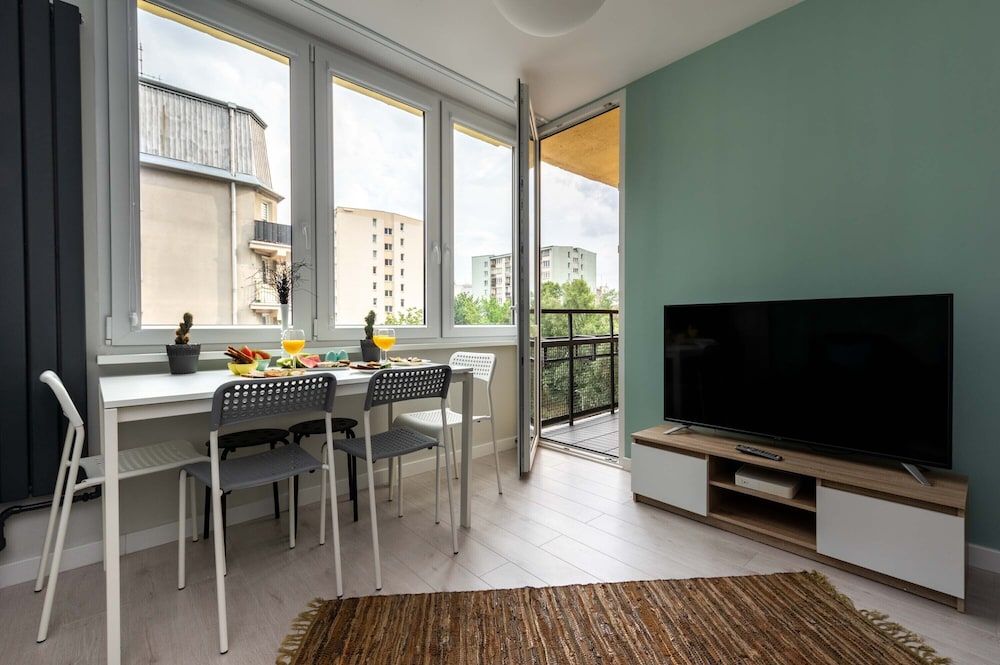 undefined Warsaw Concierge Silver Apartment 10