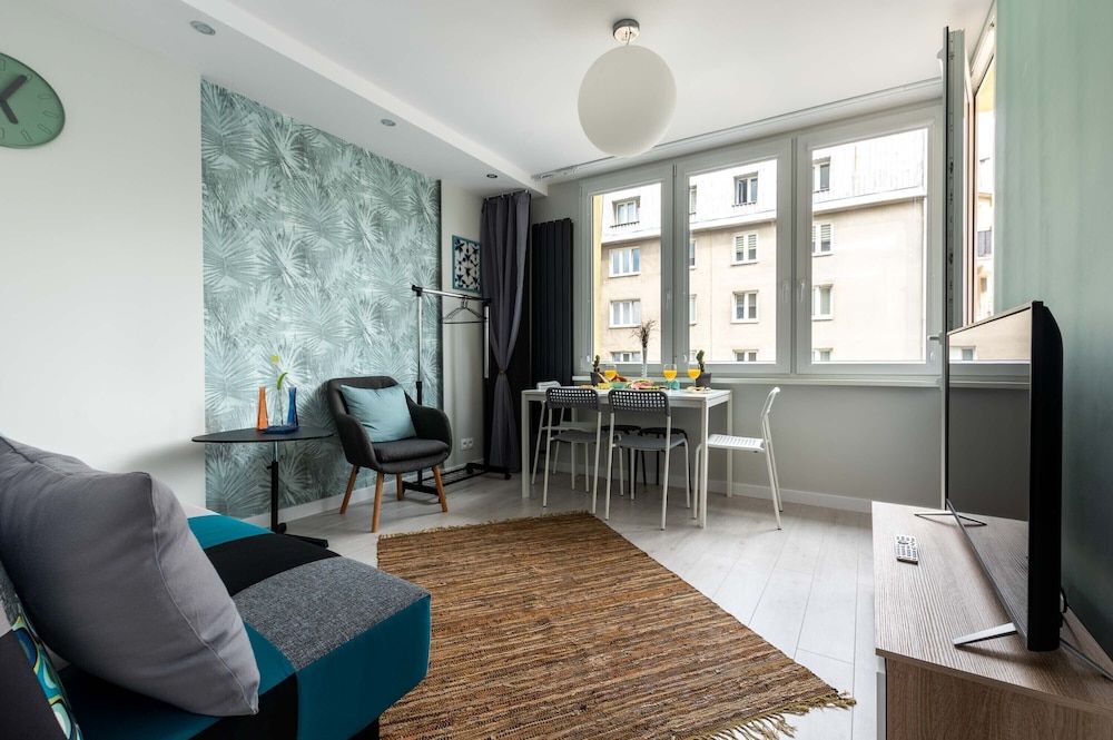 undefined Warsaw Concierge Silver Apartment