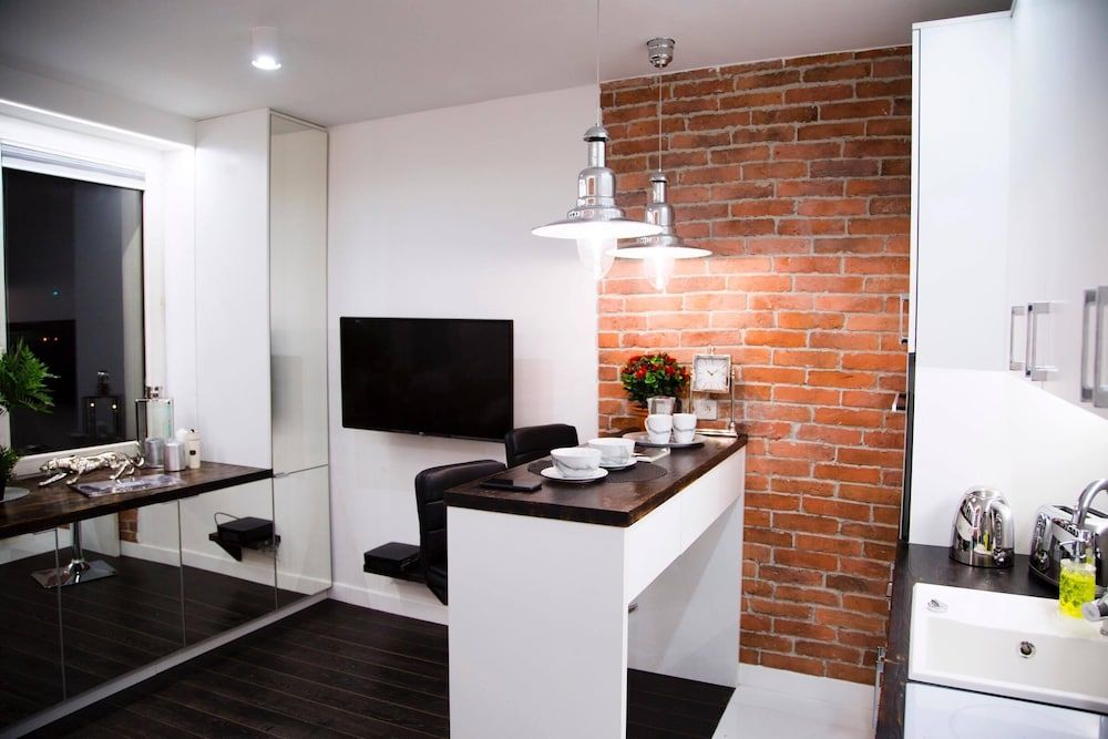 undefined Warsaw Concierge Modern Studio 6