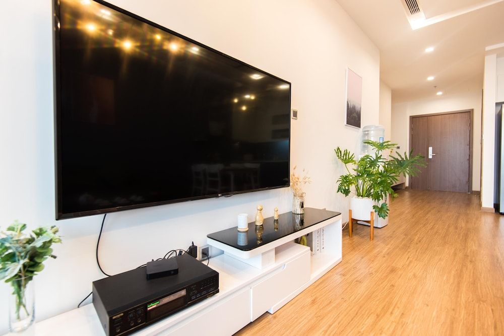 Byn Housing - Vinhomes Metropolis Byn Housing #1 City View - 3 Bedrooms Apartment 17