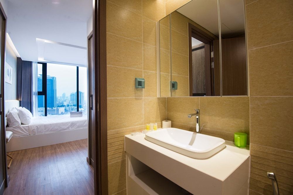 Byn Housing - Vinhomes Metropolis Byn Housing #1 City View - 2 Bedrooms Apartment 32
