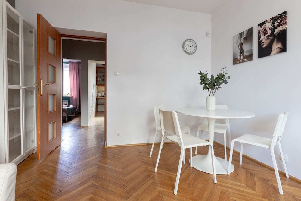 undefined Saska Kepa Modern Apartment 9